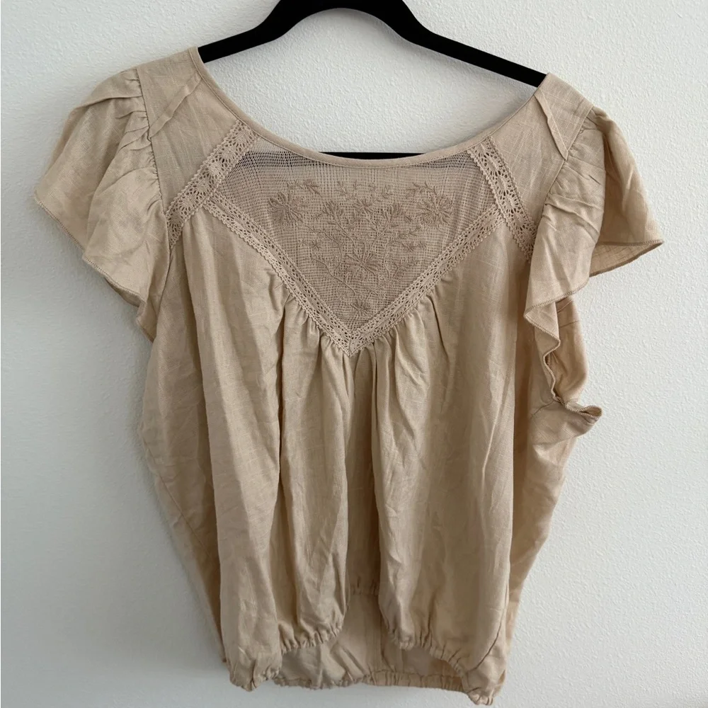 Love on a Hanger Cream Flutter Sleeve Blouse - Picture 2 of 4